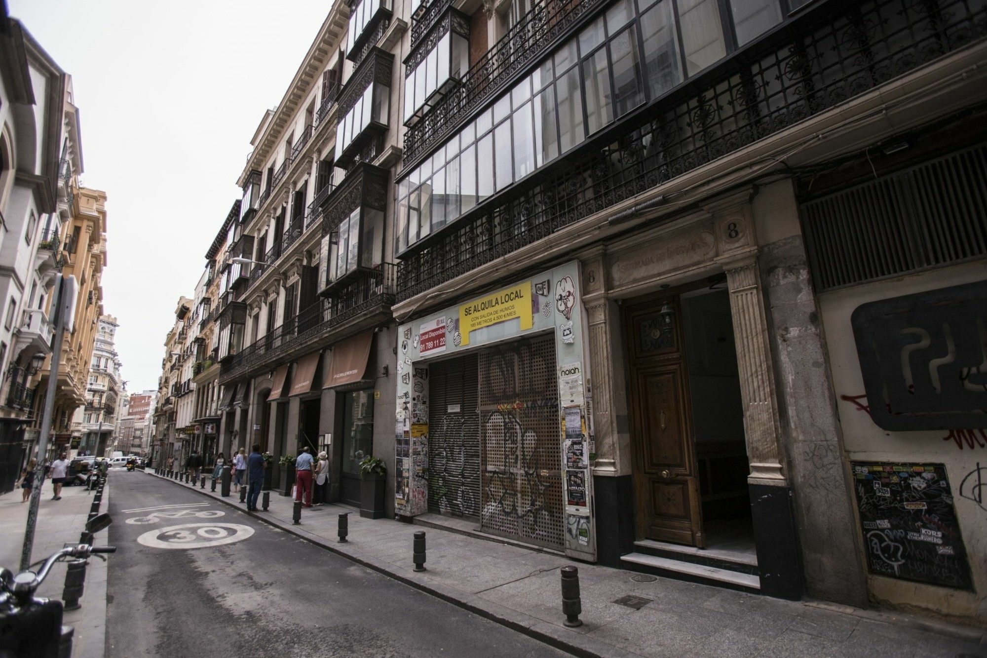 Forever Young Apartments Caballero Madrid Exterior photo